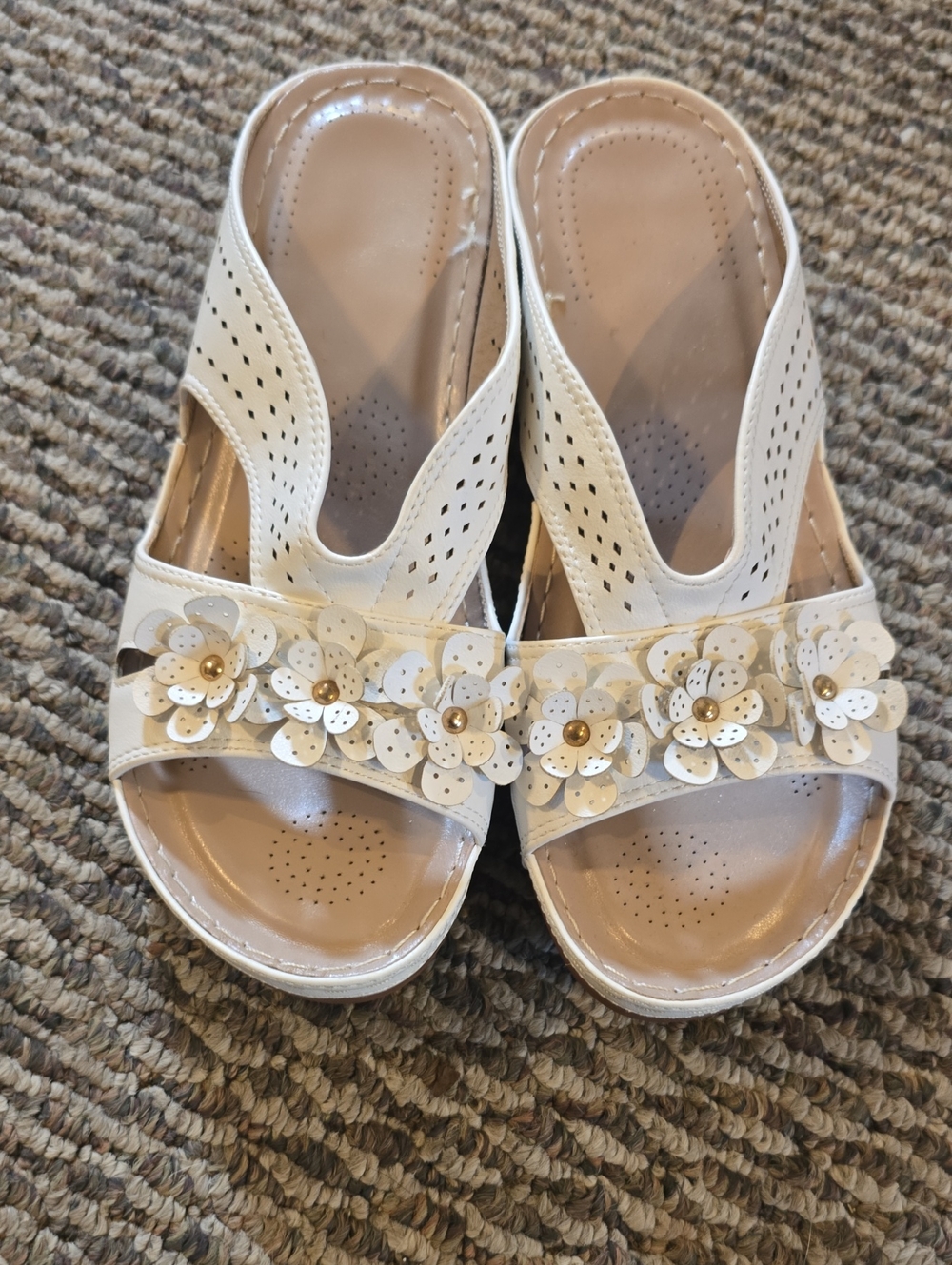 Women's White Floral Slip-On Sandals